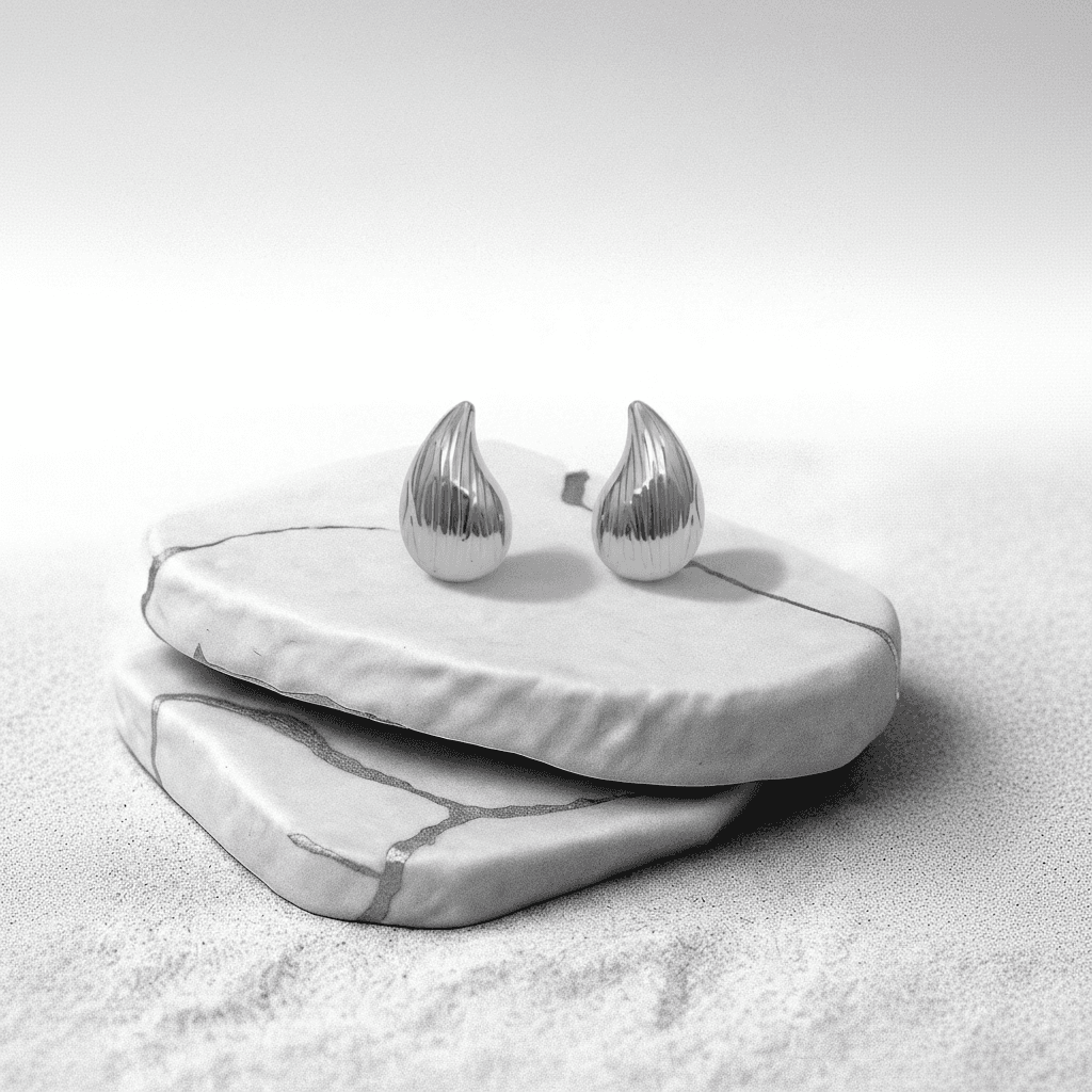 Brinco Gota Trabalhado Rodio Branco- Br08419